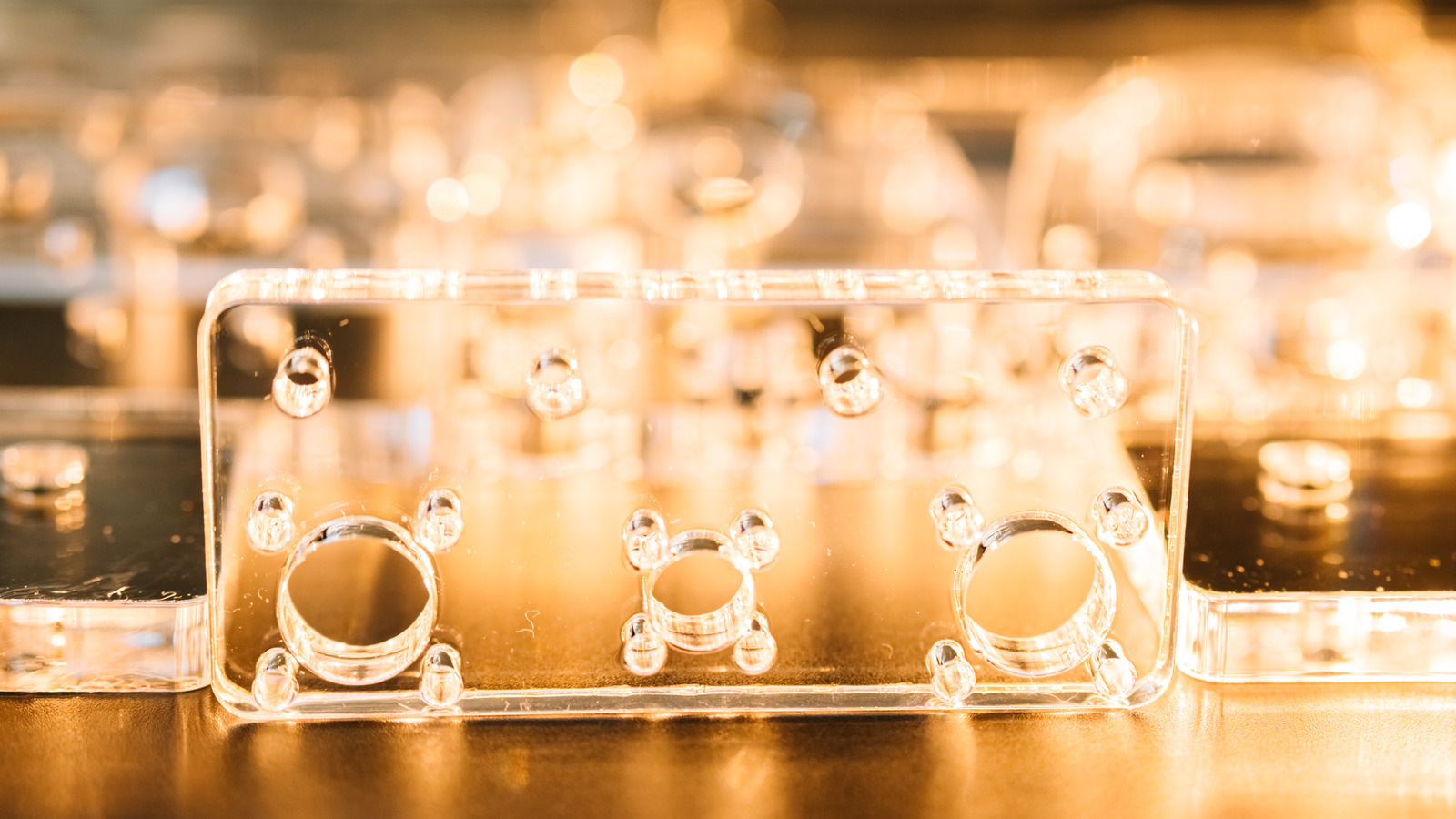 mässmonter akryl och plexiglas